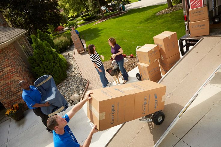 Professional villa movers services in Dubai helping with furniture arrangement, packing, and relocation